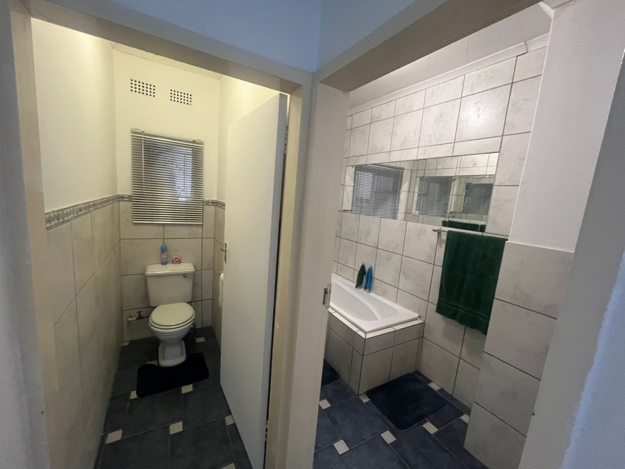 3 Bedroom Property for Sale in Geelhoutpark North West